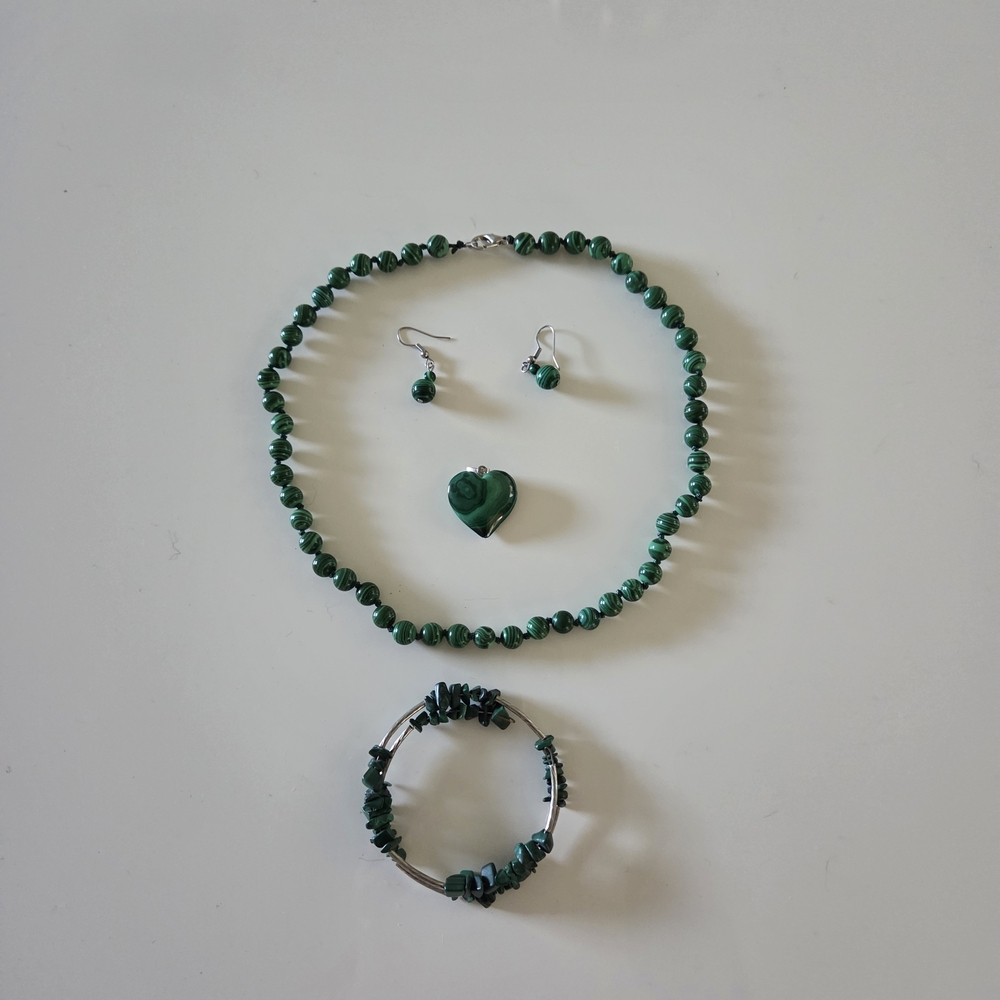 Elegant Green Jewelry Set